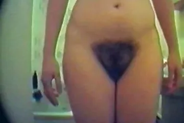 Con gái yêu chăm bố dượng ốm khi mẹ đi làm. xxx thieu nhi