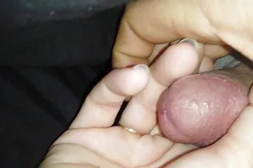 Busty tóc vàng đang rửa xe sexy đến mức chủ nhân của cô ấy không thể chịu đựng được phim naruto xxx và đụ con chó cái, khiến cô ấy ngã xuống sàn.
