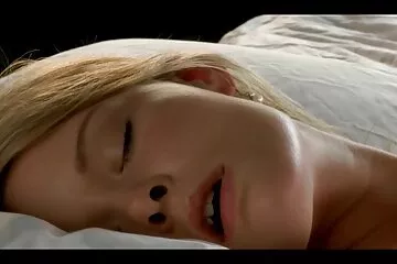 19 tuổi người Nga ngực và một con phim s xx gà ướt hói thay thế bữa tối khô khan.