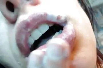 Đám đông táo tợn của jocks cứng trên một con xxx ba gia đĩ bị trói.